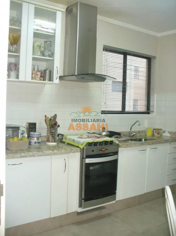 Apartamento à venda com 3 quartos, 97m² - Foto 2