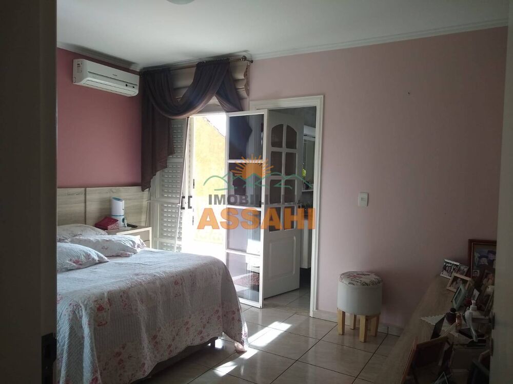 Casa à venda com 3 quartos, 250m² - Foto 10