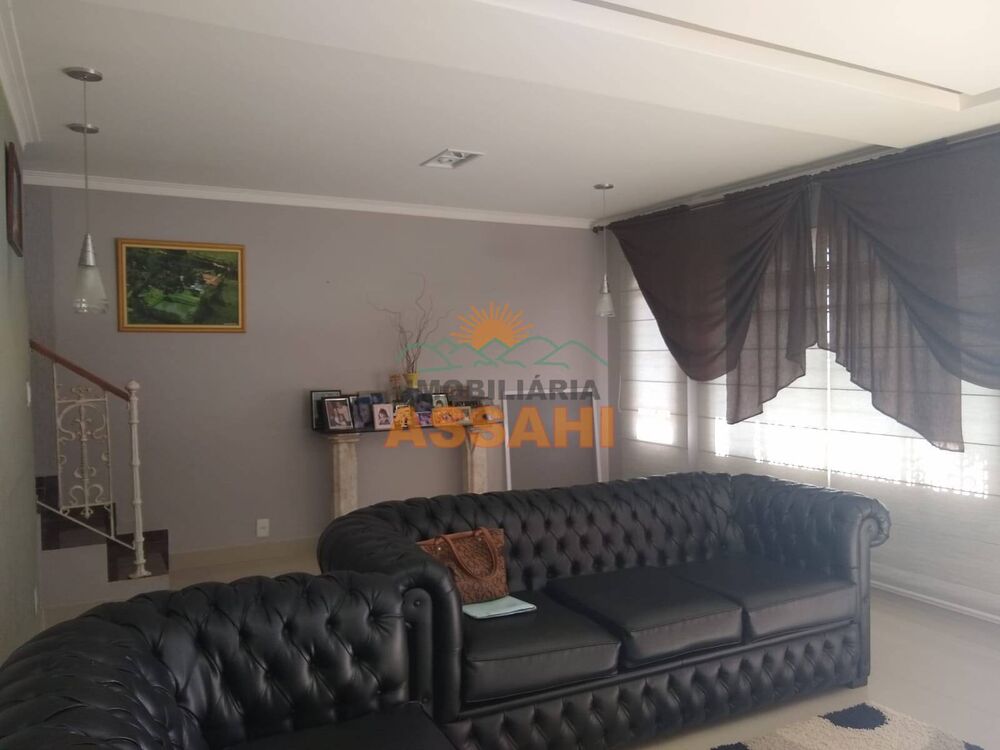 Casa à venda com 3 quartos, 250m² - Foto 3