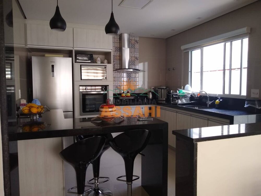 Casa, 3 quartos, 250 m² - Foto 2