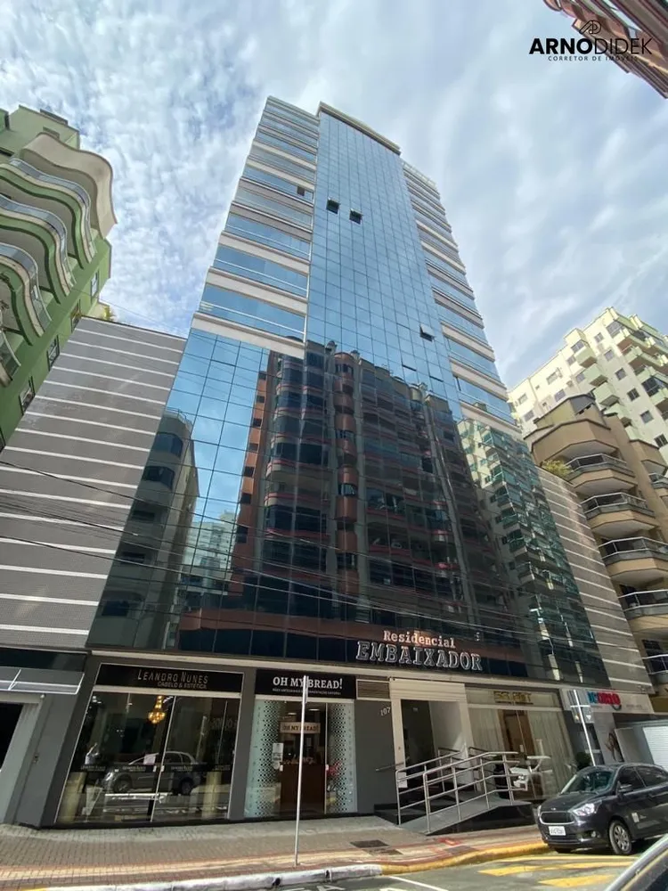 Apartamento, 3 quartos, 142 m² - Foto 2