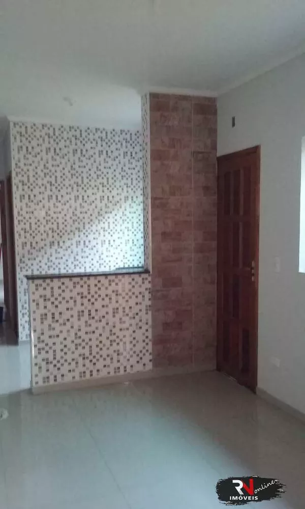 Casa à venda com 2 quartos, 60m² - Foto 3