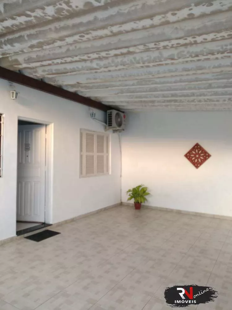 Casa à venda com 2 quartos, 90m² - Foto 2