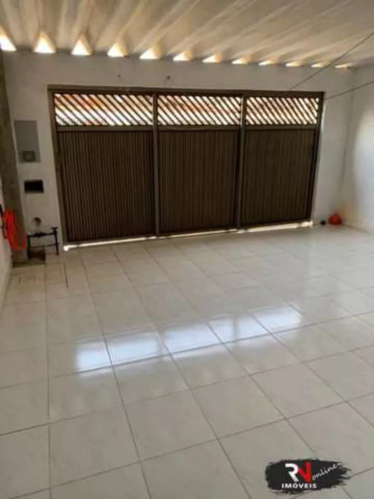 Casa à venda com 2 quartos, 90m² - Foto 2