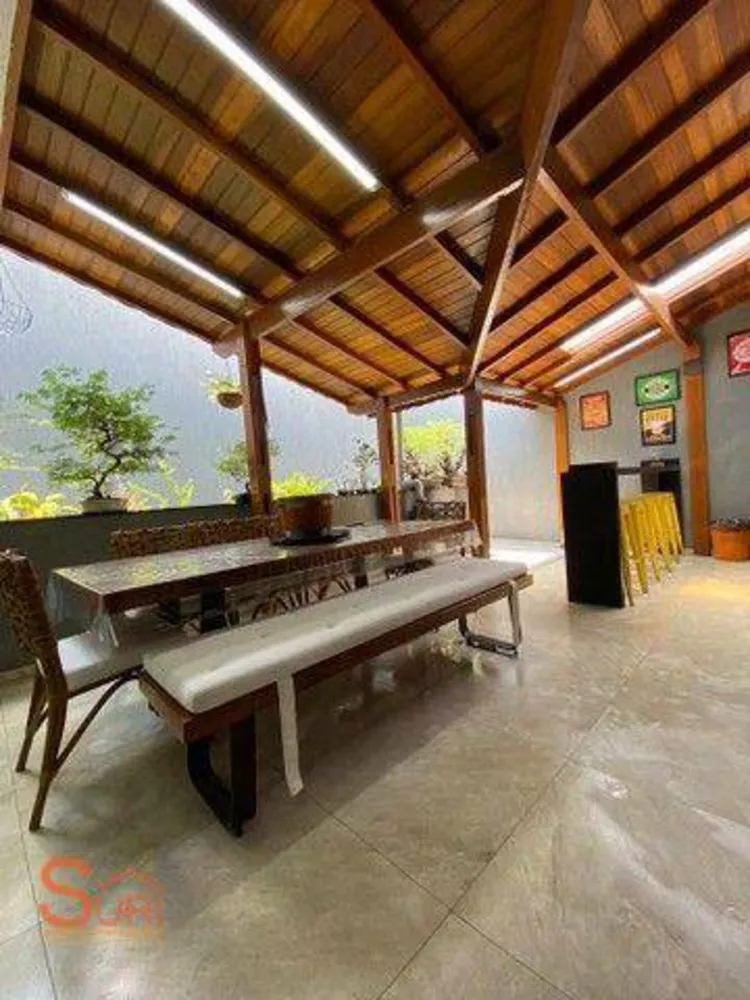 Sobrado, 4 quartos, 220 m² - Foto 1