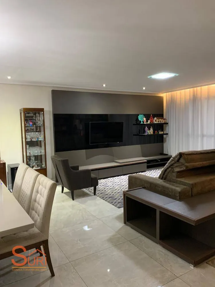 Apartamento, 3 quartos, 200 m² - Foto 1
