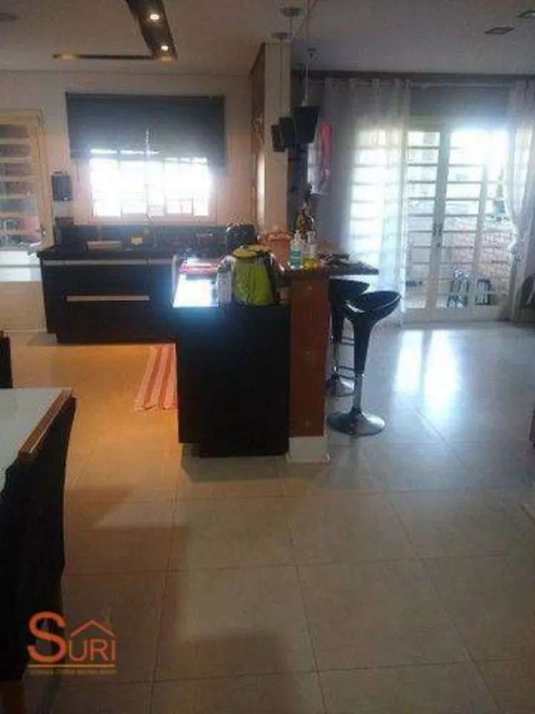 Casa, 3 quartos, 224 m² - Foto 1