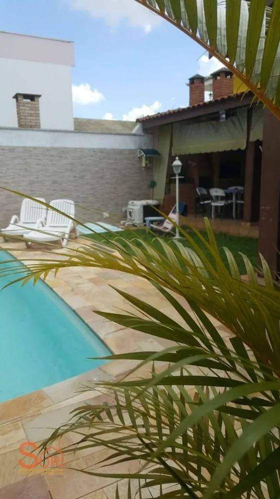 Sobrado, 3 quartos, 214 m² - Foto 1