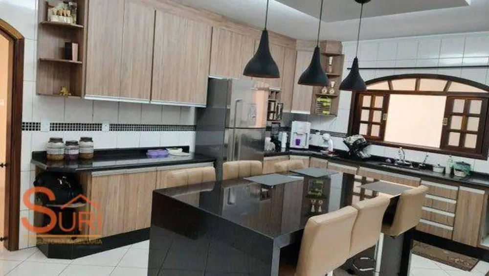 Sobrado, 4 quartos, 310 m² - Foto 1
