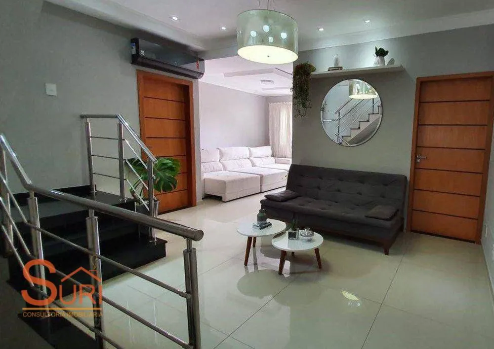 Sobrado, 3 quartos, 236 m² - Foto 1