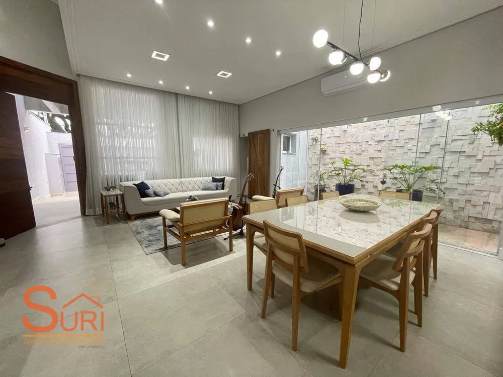 Casa, 3 quartos, 250 m² - Foto 1