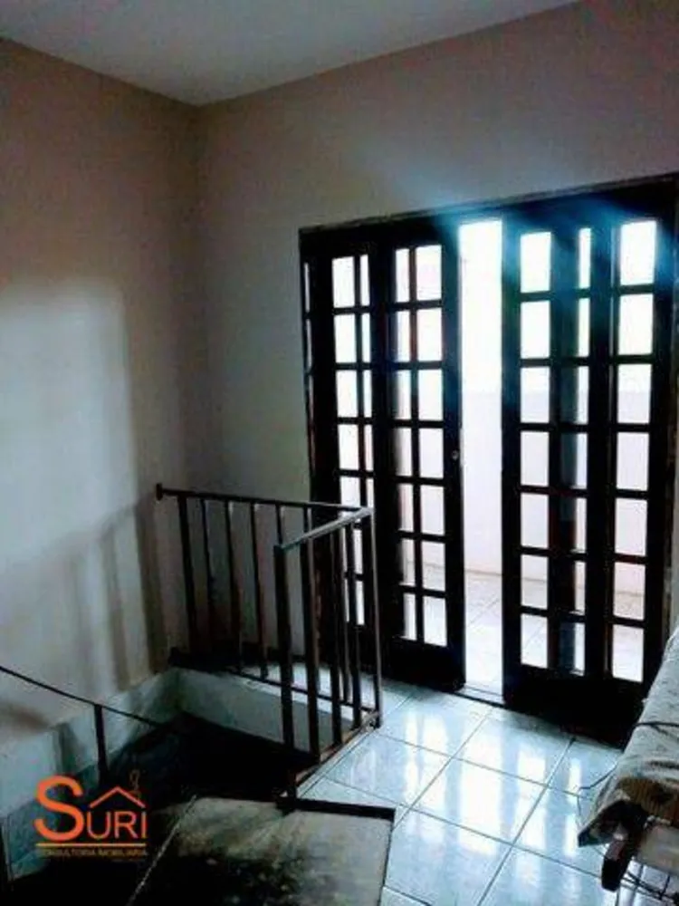 Casa, 3 quartos, 235 m² - Foto 3