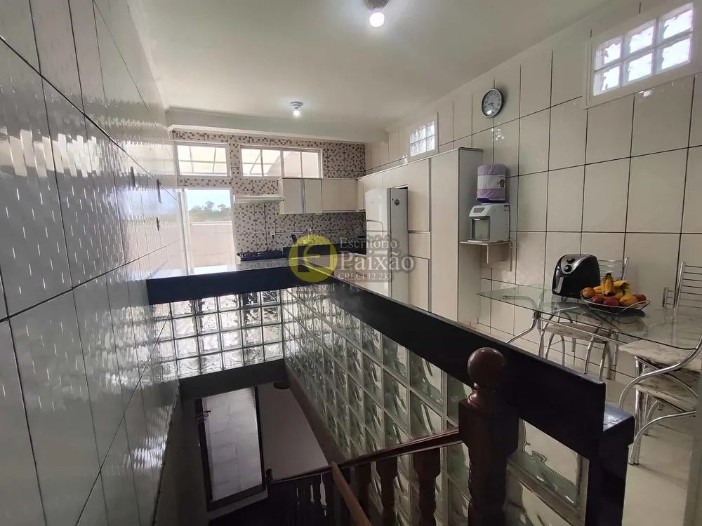 Sobrado, 6 quartos, 150 m² - Foto 1