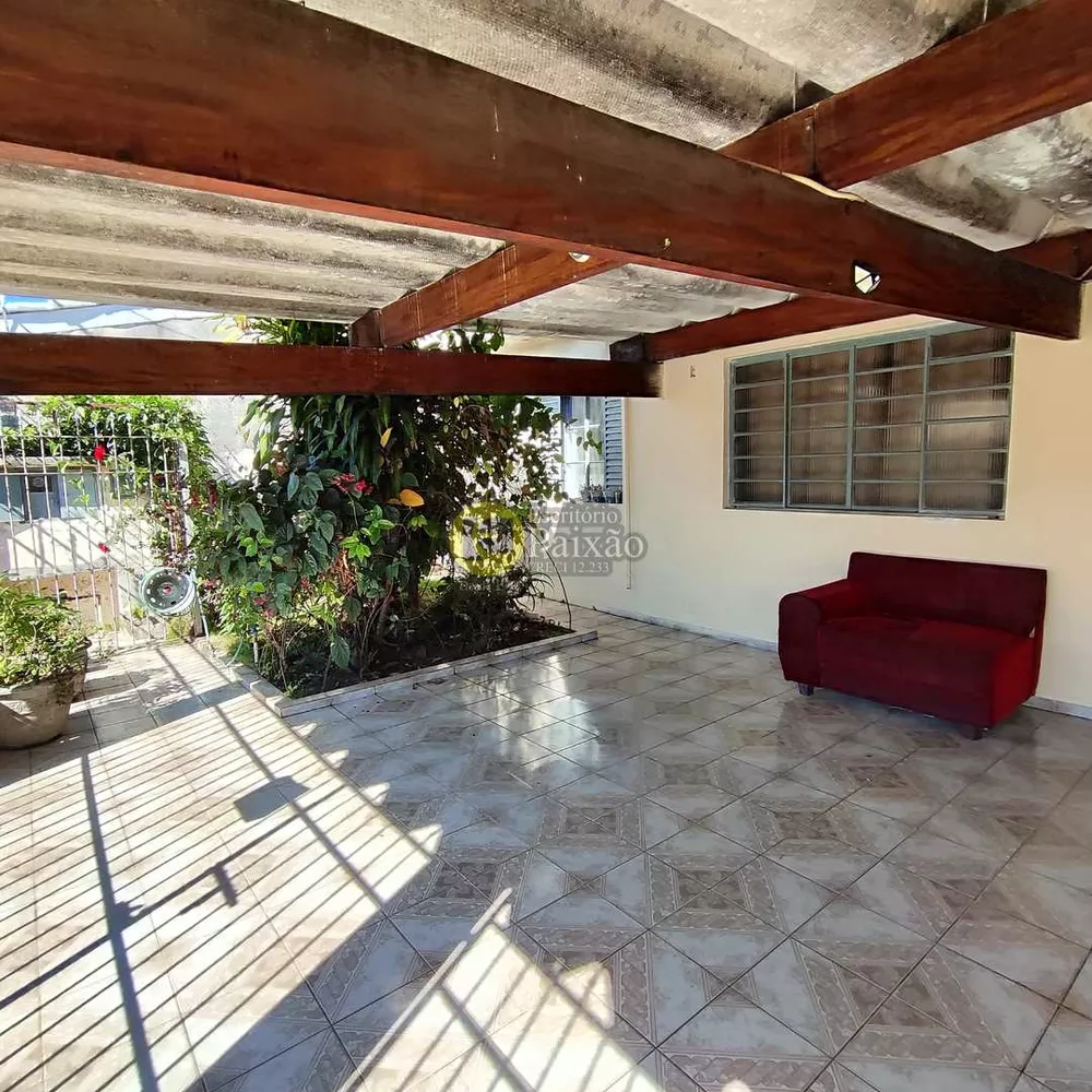 Casa à venda com 3 quartos, 200m² - Foto 2