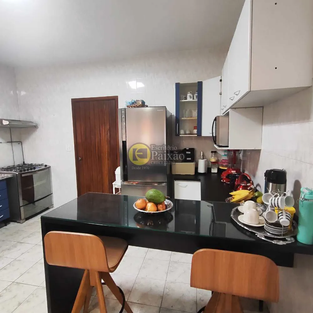 Casa, 3 quartos, 210 m² - Foto 4