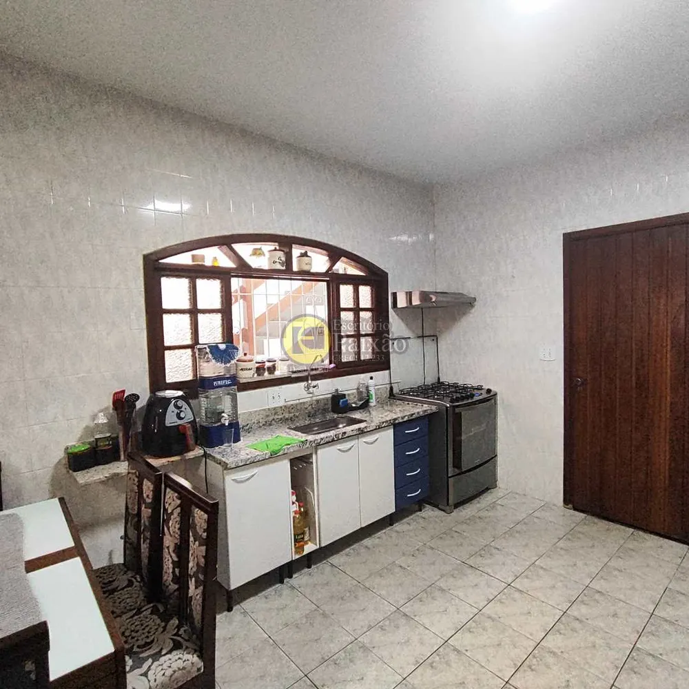 Casa, 3 quartos, 210 m² - Foto 2