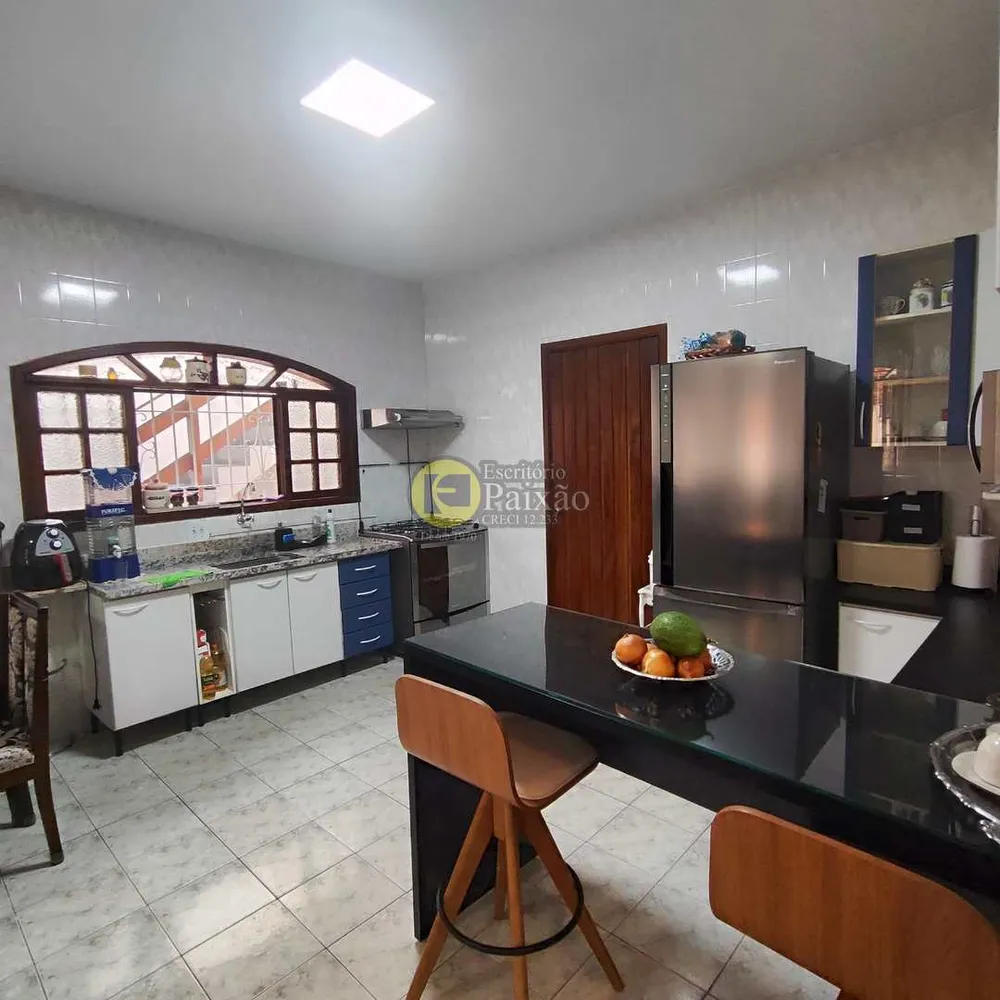Casa, 3 quartos, 210 m² - Foto 3
