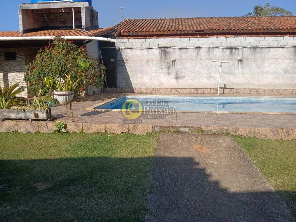 Chácara, 5 quartos, 3240 m² - Foto 1