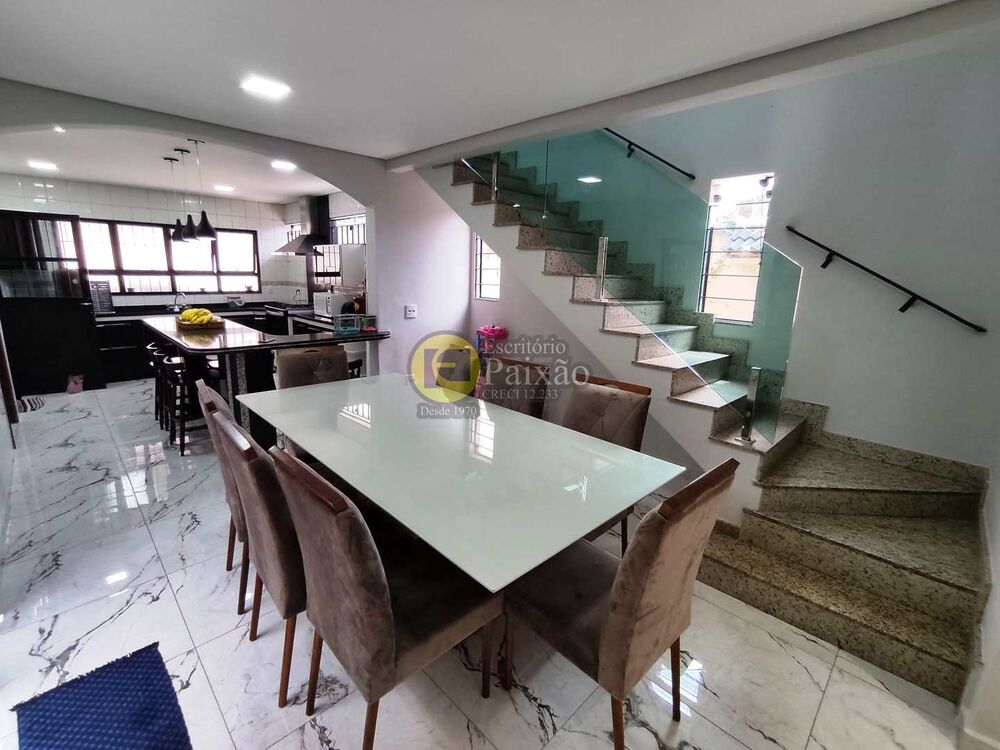 Sobrado, 3 quartos, 180 m² - Foto 1