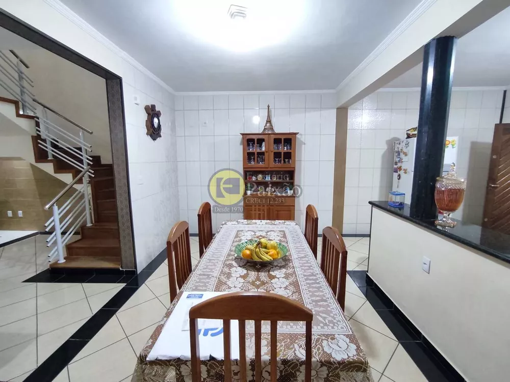 Sobrado, 3 quartos, 238 m² - Foto 2