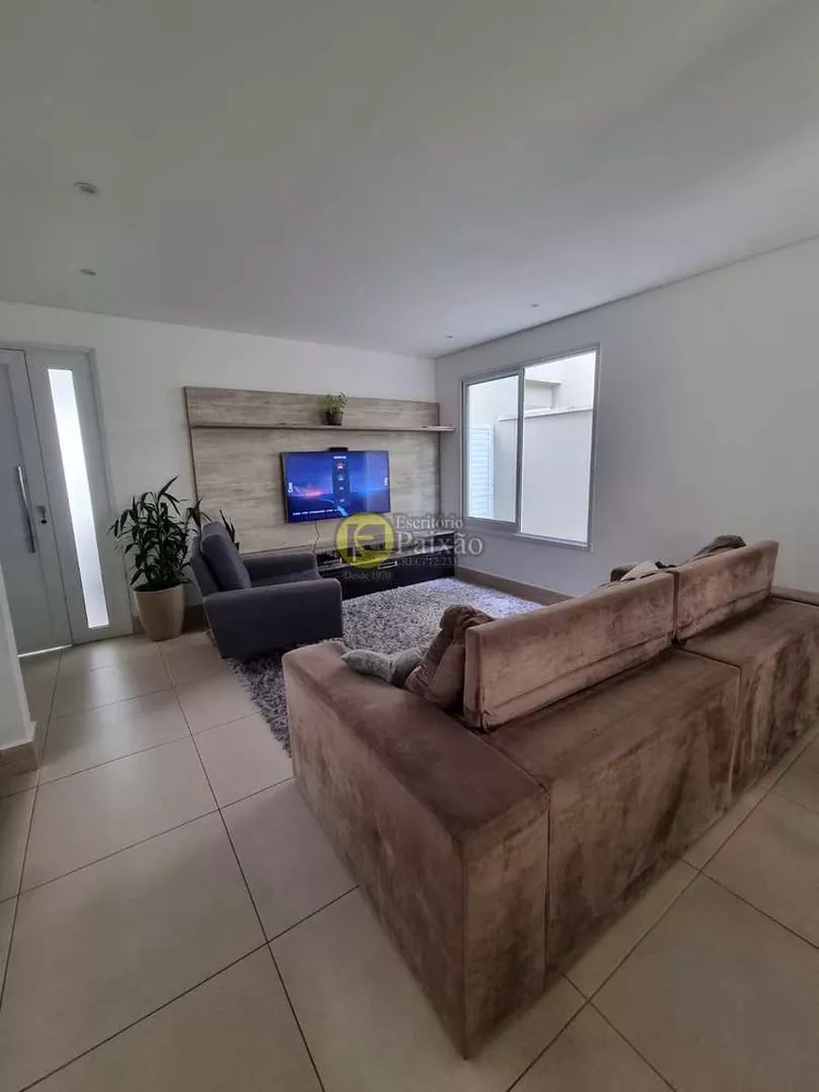 Sobrado à venda com 4 quartos, 150m² - Foto 3