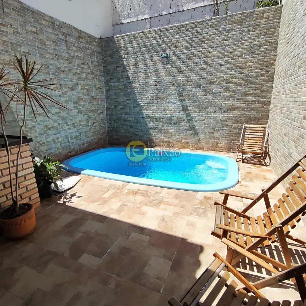 Casa, 3 quartos, 250 m² - Foto 1