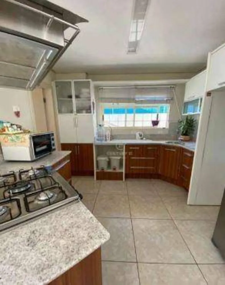 Casa, 5 quartos, 314 m² - Foto 2