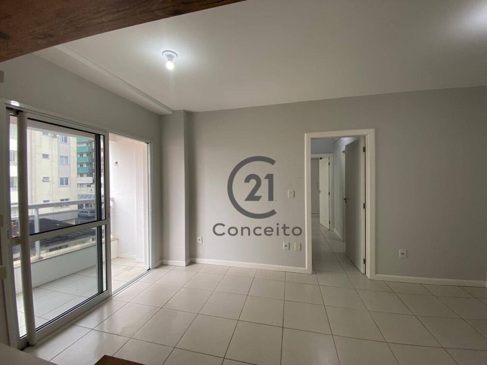 Apartamento à venda com 2 quartos, 63m² - Foto 4