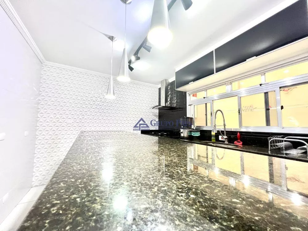 Sobrado, 3 quartos, 141 m² - Foto 1