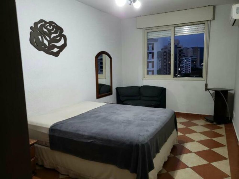 Apartamento à venda com 3 quartos, 150m² - Foto 2