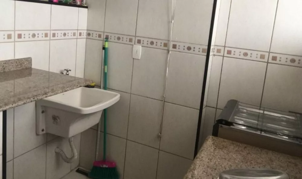 Apartamento à venda com 2 quartos, 65m² - Foto 3