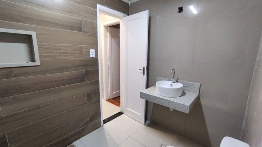 Apartamento à venda com 2 quartos, 66m² - Foto 2