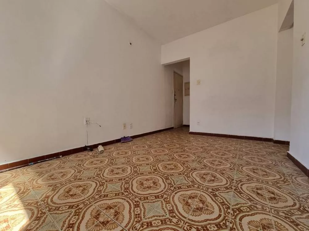 Apartamento à venda com 1 quarto, 50m² - Foto 2