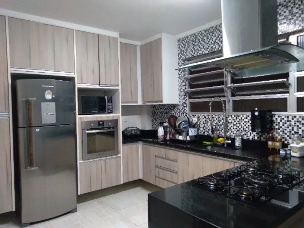 Apartamento à venda com 3 quartos, 90m² - Foto 3