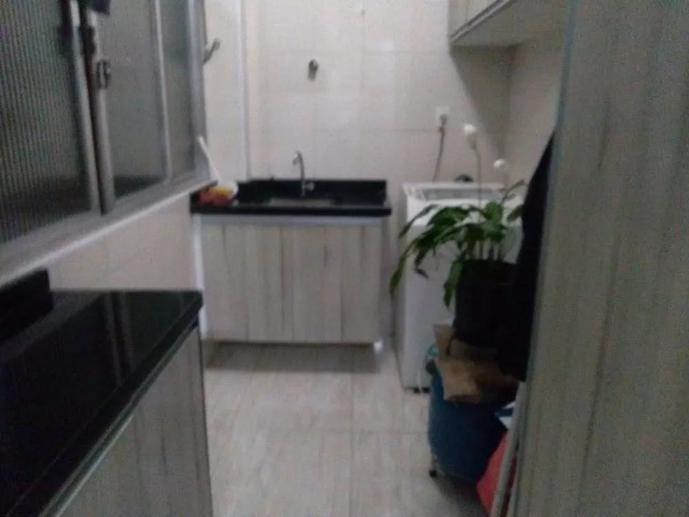 Apartamento à venda com 3 quartos, 90m² - Foto 2