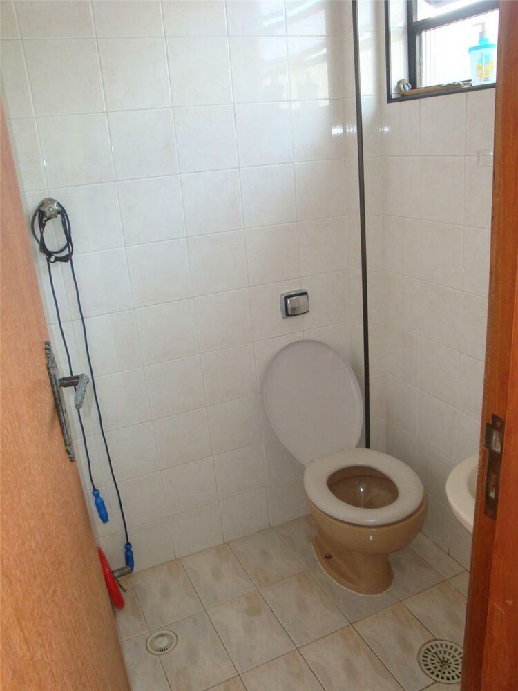 Casa à venda com 5 quartos, 180m² - Foto 2