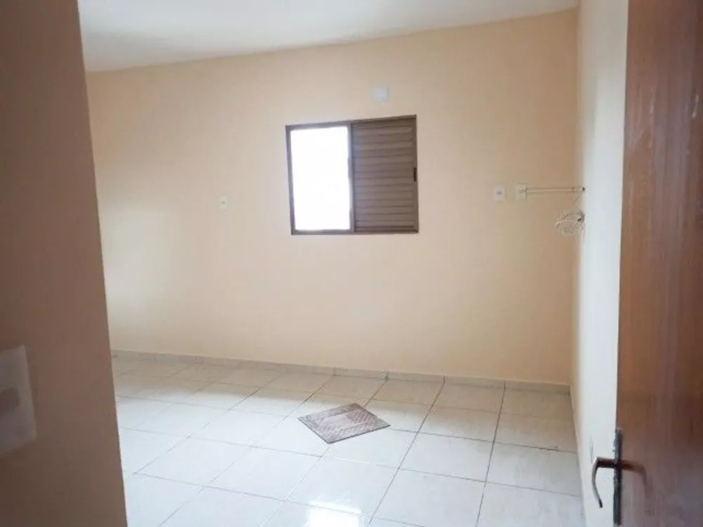 Apartamento à venda com 3 quartos, 100m² - Foto 2