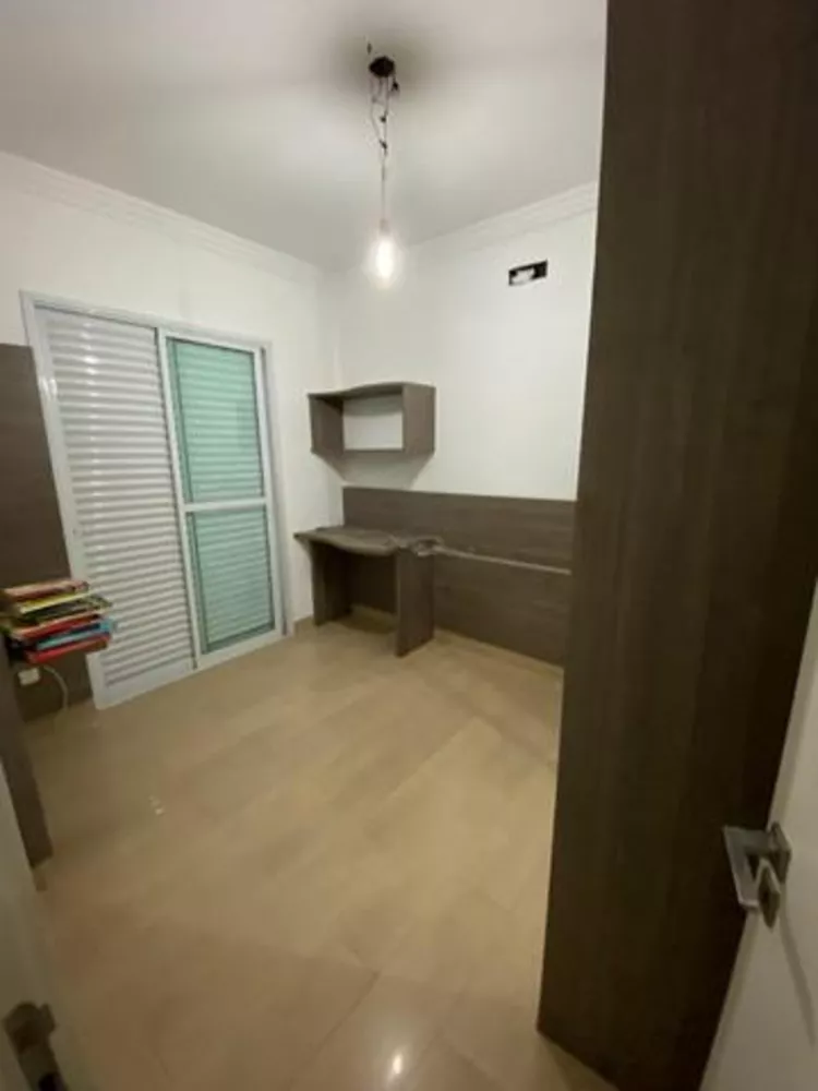 Apartamento à venda com 3 quartos, 223m² - Foto 4