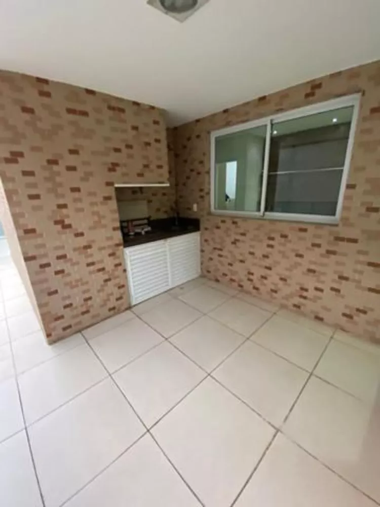 Apartamento à venda com 3 quartos, 223m² - Foto 3