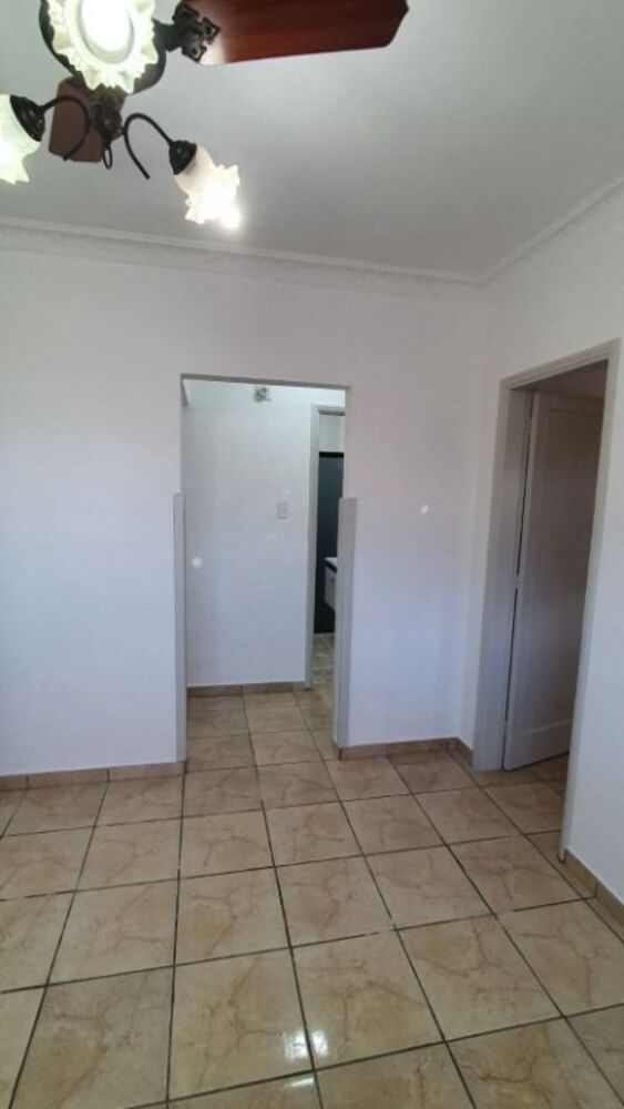 Apartamento à venda com 2 quartos, 65m² - Foto 2