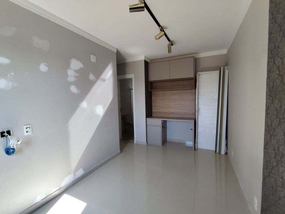 Apartamento à venda com 2 quartos, 63m² - Foto 2