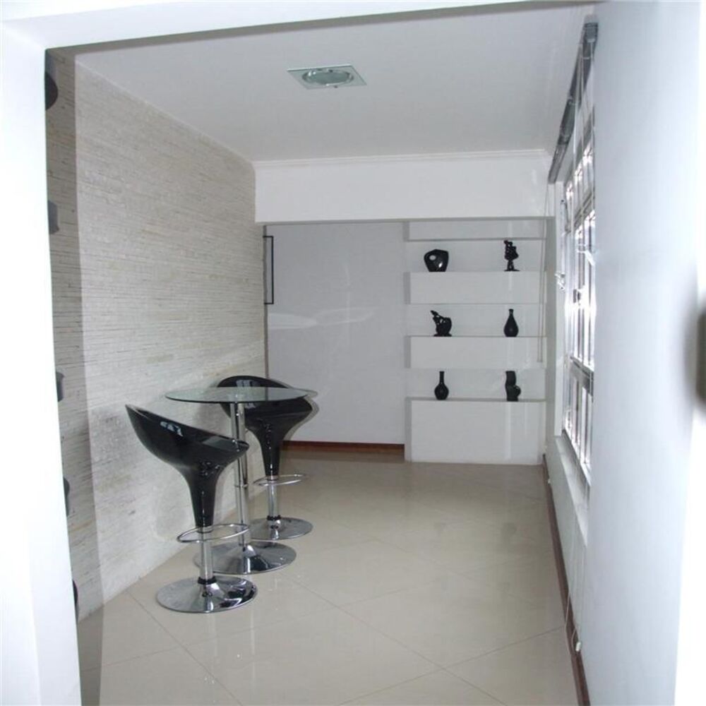 Apartamento à venda com 3 quartos, 180m² - Foto 2
