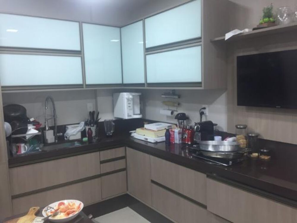 Apartamento à venda com 2 quartos, 142m² - Foto 2