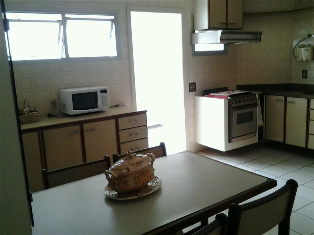 Apartamento à venda com 3 quartos, 160m² - Foto 1