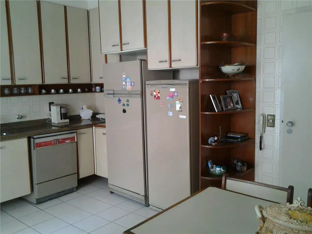 Apartamento à venda com 3 quartos, 160m² - Foto 4