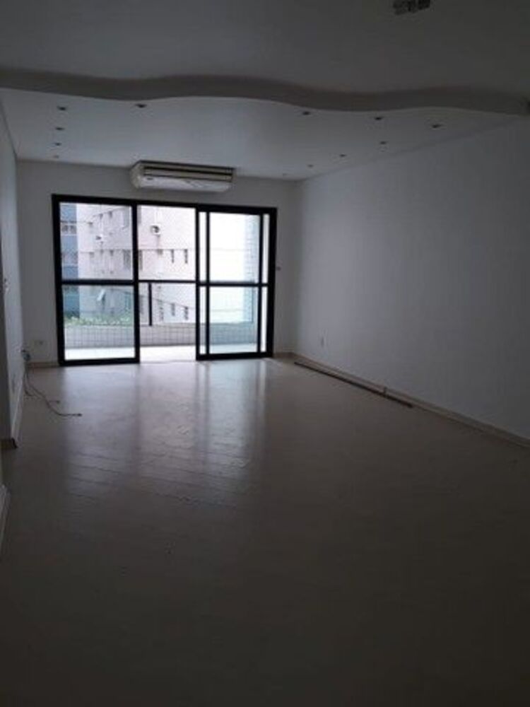 Apartamento à venda com 3 quartos, 140m² - Foto 4