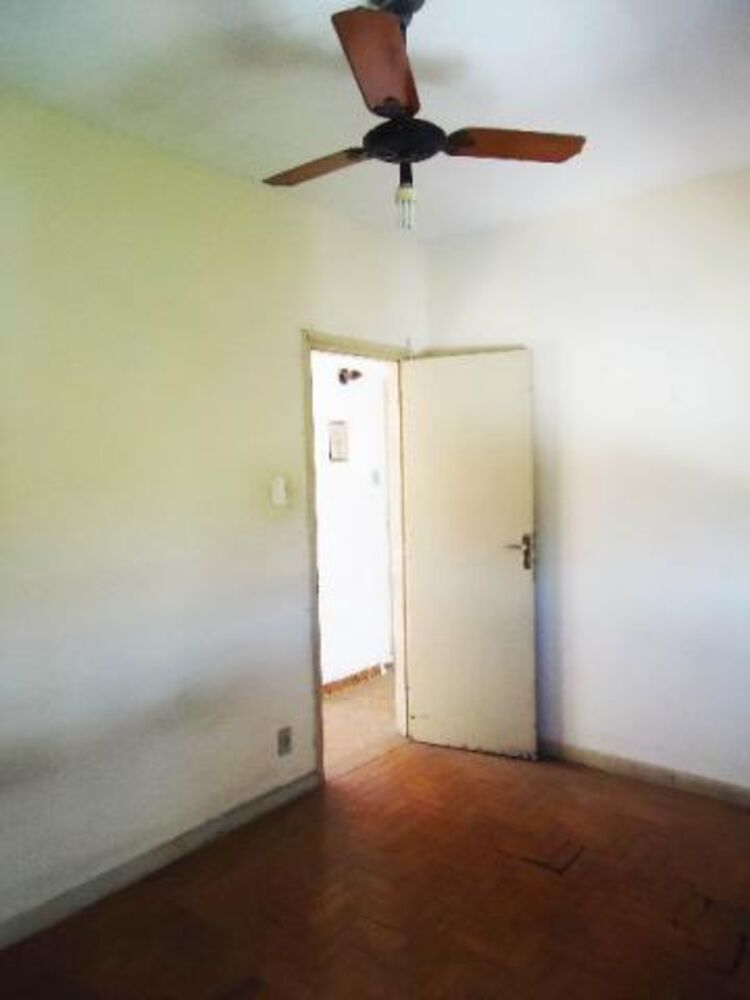 Apartamento à venda com 2 quartos, 75m² - Foto 4