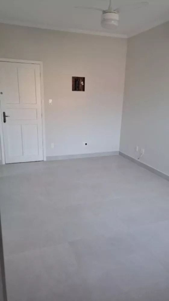 Apartamento à venda com 2 quartos, 65m² - Foto 2