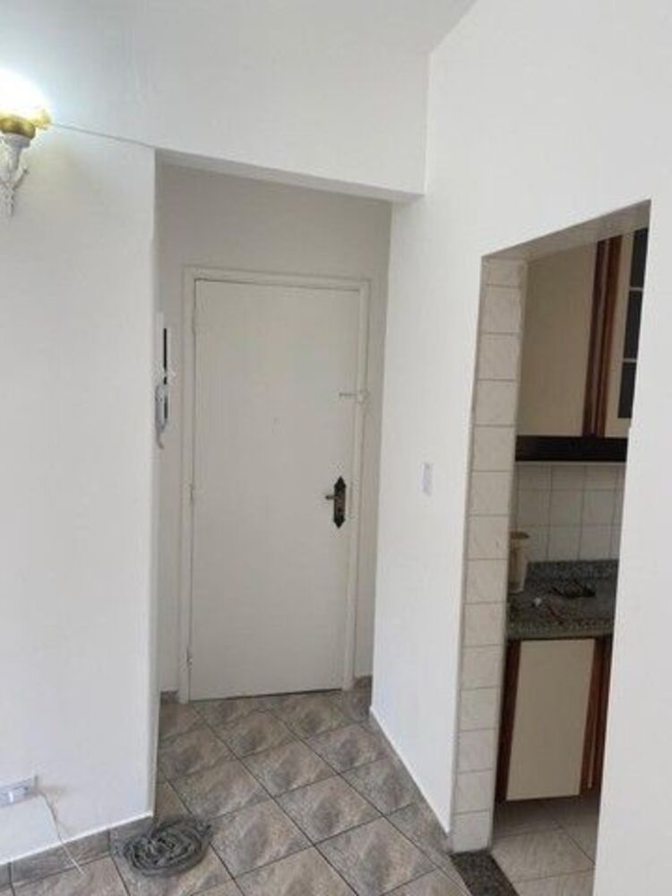 Apartamento à venda com 3 quartos, 75m² - Foto 2