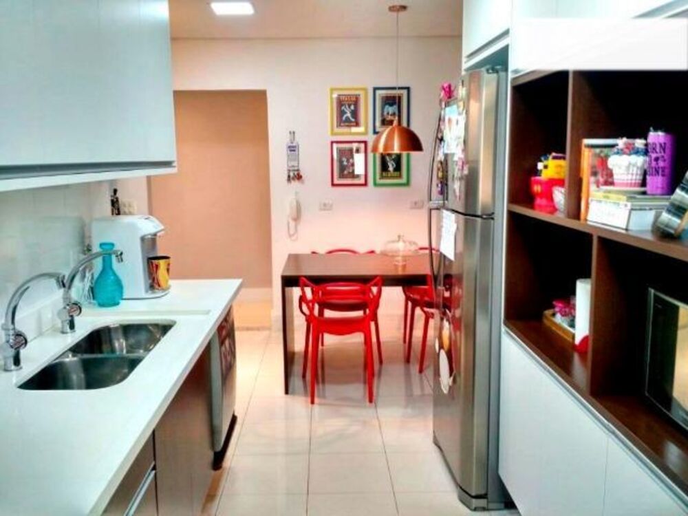 Apartamento à venda com 3 quartos, 135m² - Foto 2